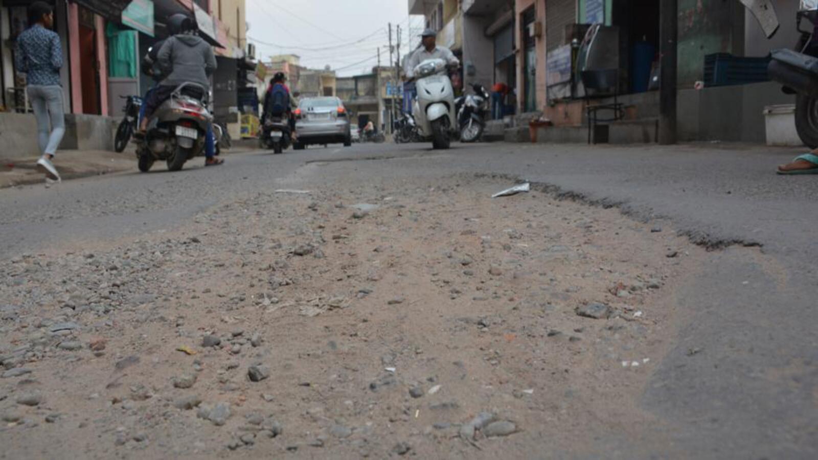 Three engineers get civic body notice over shoddy road work