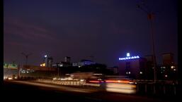 Streetlights on Sion-Panvel Highway are not fully functional. Panvel civic body is to take up maintenance of streetlights along Kalamboli-CBD Belapur stretch. (BACHCHAN KUMAR/HT PHOTO)