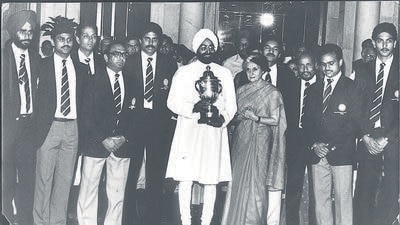 09 July 1983 - President Zail Singh holding the World Cup with The PM Indira Gandhi and Cricket Team at a function - HT Photo by KK Chawla. (HT Photos)