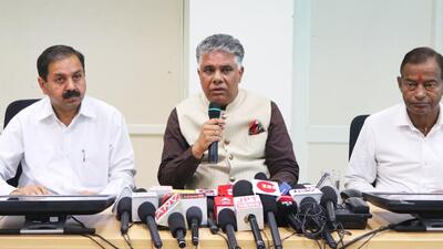 KCCB chairman Rajeev Bhardwaj (middle) addresses a press conference in Dharamshala on Friday. The KCCB will introduce UPI- Unified Payment Service for its customers soon, bank chairman Rajeev Bhardwaj said. (HT Photo) KCCB chairman Rajeev Bhardwaj (middle) addresses a press conference in Dharamshala on Friday. The KCCB will introduce UPI- Unified Payment Service for its customers soon, bank chairman Rajeev Bhardwaj said. (HT Photo)