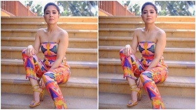 Shweta played muse to fashion designer houses The Loom Art and Advait and picked a co-ord set from the shelves of the designer houses. (Instagram/@battatawada)