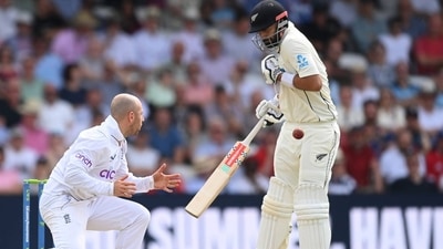 MCC clarifies law after Nicholls' freaky dismissal leaves fans in utter disbelief (ICC) MCC clarifies law after Nicholls' freaky dismissal leaves fans in utter disbelief (ICC)