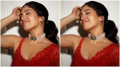 Lastly, Bhumi tied her locks in a messy ponytail to round off the hairdo with the ensemble. Heavy mascara on the lashes, glossy mauve lip shade, subtle pink eye shadow, glowing skin, blushed cheeks, beaming highlighter and dewy skin rouned off the glam picks. (Instagram) Lastly, Bhumi tied her locks in a messy ponytail to round off the hairdo with the ensemble. Heavy mascara on the lashes, glossy mauve lip shade, subtle pink eye shadow, glowing skin, blushed cheeks, beaming highlighter and dewy skin rouned off the glam picks. (Instagram)