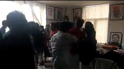 Rahul Gandhi's MP office in Kerala's Wayanad attacked, allegedly by SFI members (Twitter/@vdsatheesan):