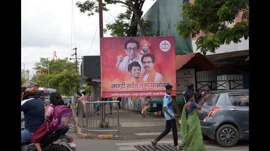 Banners in support of Maharashtra CM Uddhav Thackeray, Vashi, Navi Mumbai, June 24, 2022 (HT PHOTO)