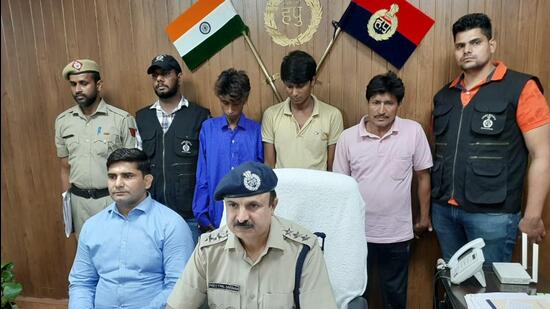 Four arrested for looting container carrying peanuts worth <span class='webrupee'>₹</span>2 crore Four arrested for looting container carrying peanuts worth <span class='webrupee'>₹</span>2 crore