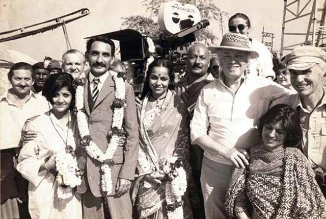 Dolly Thakore with the cast and crew of Gandhi (1982). (Courtesy HarperCollins) Dolly Thakore with the cast and crew of Gandhi (1982). (Courtesy HarperCollins)