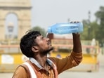 Health conditions of outdoor workers were also found to deteriorate because of extreme temperatures in both summer and winter, the IIT study found.(HT Photo) Health conditions of outdoor workers were also found to deteriorate because of extreme temperatures in both summer and winter, the IIT study found.(HT Photo)