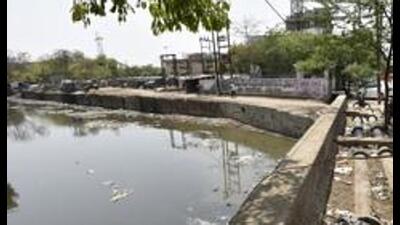 Seven aborted embryos were found in an open drain in Mudalgi town of Karnataka’s Belagavi district. (HT Archives)
