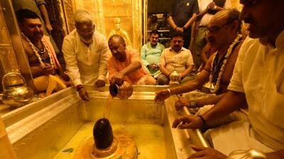 Uttar Pradesh chief minister Yogi Adityanath at the Kashi Vishwanath temple in Varanasi. (HT PHOTO)