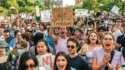 People in the US gather to protest the Supreme Court’s decision to overturn Roe v Wade. (AFP) People in the US gather to protest the Supreme Court’s decision to overturn Roe v Wade. (AFP)