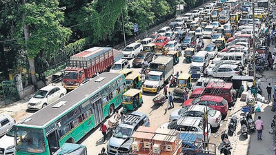 With nearly 10 million vehicles plying the dug-up roads, poorly planned infrastructure and traffic snarls are among the biggest challenges for over 12 million residents of Bengaluru. (HT Archives) With nearly 10 million vehicles plying the dug-up roads, poorly planned infrastructure and traffic snarls are among the biggest challenges for over 12 million residents of Bengaluru. (HT Archives)
