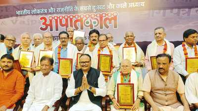 Deputy chief minister Brajesh Pathak on Saturday felicitated those who opposed the Emergency. (HT photo) Deputy chief minister Brajesh Pathak on Saturday felicitated those who opposed the Emergency. (HT photo)