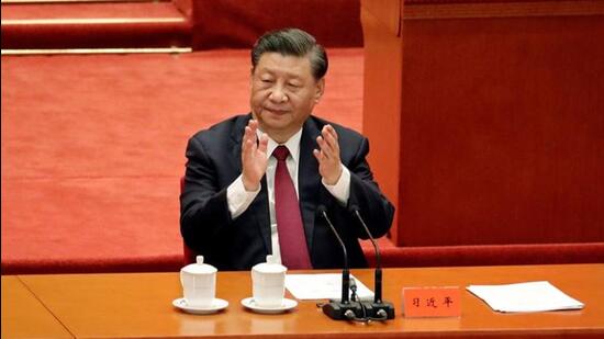 Chinese President Xi Jinping applauds at a meeting commending role models of the Beijing 2022 Olympic and Paralympic Winter Games, at the Great Hall of the People in Beijing on April 8, 2022. (REUTERS) Chinese President Xi Jinping applauds at a meeting commending role models of the Beijing 2022 Olympic and Paralympic Winter Games, at the Great Hall of the People in Beijing on April 8, 2022. (REUTERS)