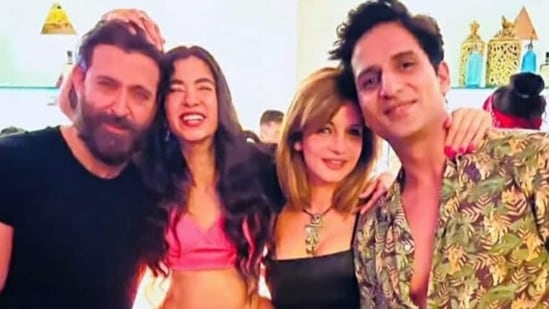 Hrithik Roshan with girlfriend Saba Azad and Sussanne Khan with boyfriend Arslan Goni.&nbsp;