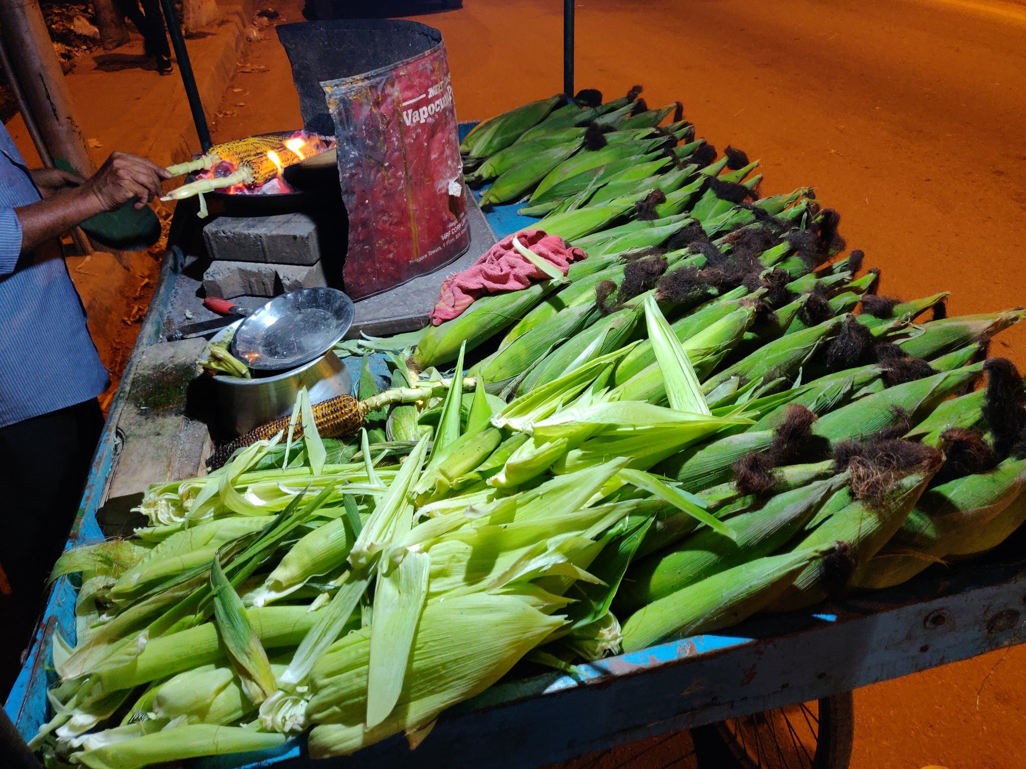 (Bhuatta vendor) (Bhuatta vendor)