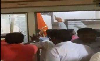Shiv Sena workers vandalise rebel MLA Tanaji Sawant's office in Pune. (ANI screengrab)