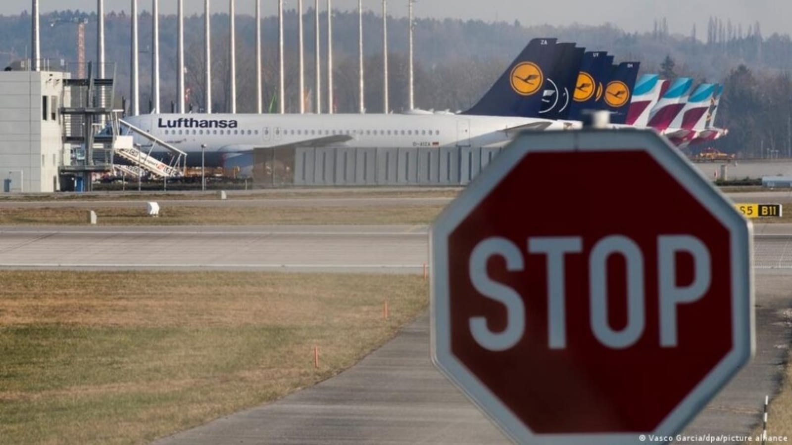 Lufthansa expects air travel crisis won't end this year