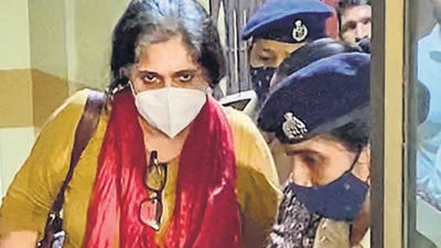 Ahmedabad: Social activist Teesta Setalvad comes out of a hospital following her medical examination, after being detained by Gujarat police, in Ahmedabad, Sunday, June 26, 2022. (PTI Photo)(PTI06_26_2022_000067B) (PTI)