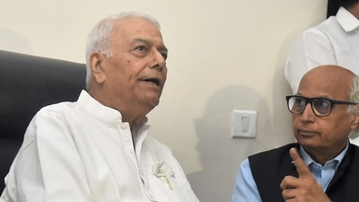 New Delhi: Former union minister Yashwant Sinha with political strategist Sudheendra Kulkarni during a press conference, in New Delhi, Wednesday, June 22, 2022. (PTI Photo/Kamal Singh) New Delhi: Former union minister Yashwant Sinha with political strategist Sudheendra Kulkarni during a press conference, in New Delhi, Wednesday, June 22, 2022. (PTI Photo/Kamal Singh)