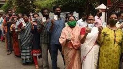 The West Bengal government made elaborate security arrangements in all the districts. The results to the polls and by-polls will be announced on June 29. (HT PHOTO.) The West Bengal government made elaborate security arrangements in all the districts. The results to the polls and by-polls will be announced on June 29. (HT PHOTO.)