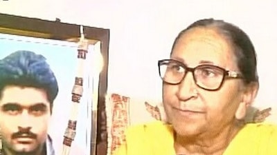 Dalbir Kaur, sister of Sarabjit Singh who died in Pak jail, passes away (ANI)