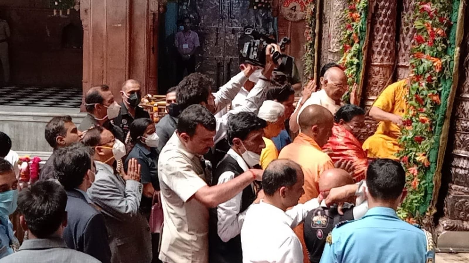 President Ram Nath Kovind offer prayers at Vrindavan's Bankey Bihari temple, to interact with residents of Krishna Kutir