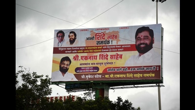 Hoardings in support of rebel Shiv Sena leader Eknath Shinde put up on Vashi Highway, in Navi Mumbai, India, on Monday, June 27, 2022. (Bachchan Kumar/ HT PHOTO) Hoardings in support of rebel Shiv Sena leader Eknath Shinde put up on Vashi Highway, in Navi Mumbai, India, on Monday, June 27, 2022. (Bachchan Kumar/ HT PHOTO)