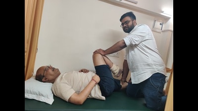 Shrikant introduced himself as an army officer and told Verma that he needed a physiotherapist and called him to the military camp in Kalina at 3 pm for the first session. Shrikant introduced himself as an army officer and told Verma that he needed a physiotherapist and called him to the military camp in Kalina at 3 pm for the first session.
