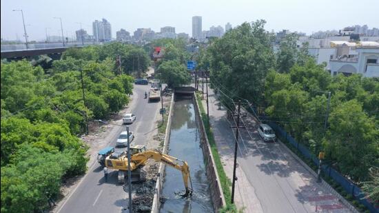 A drone image of the ongoing drain cleaning exercise in Ghaziabad. (Sourced)