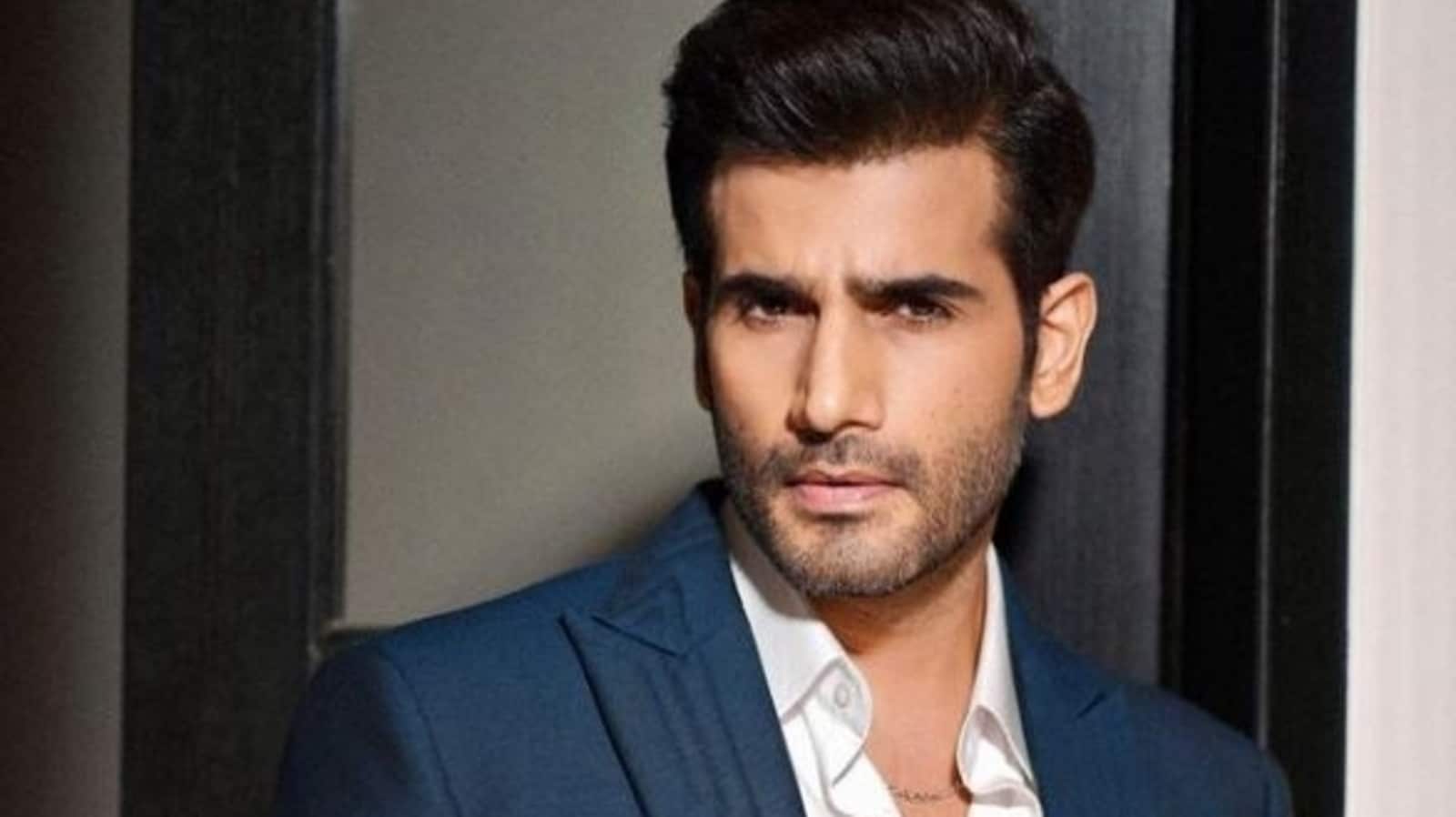 Karan Tacker on why he does not want to work on shows: 'TV tends to limit  you' - Hindustan Times