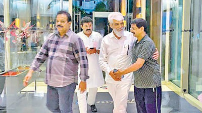 Guwahati, June 23 (ANI): Maharashtra Shiv Sena MLA Dadaji Bhuse, MLA Sanjay Rathod and MLC Ravindra Phatak reached Radisson Blu hotel in Guwahati on Thursday. (ANI Photo/ ANI Pic Service) (ANI) Guwahati, June 23 (ANI): Maharashtra Shiv Sena MLA Dadaji Bhuse, MLA Sanjay Rathod and MLC Ravindra Phatak reached Radisson Blu hotel in Guwahati on Thursday. (ANI Photo/ ANI Pic Service) (ANI)
