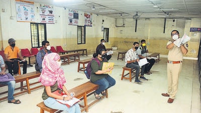 After several deadlines, only 32 doctors have registered with Pune RTO this year to provide medical certificates to licence seekers. (HT FILE )