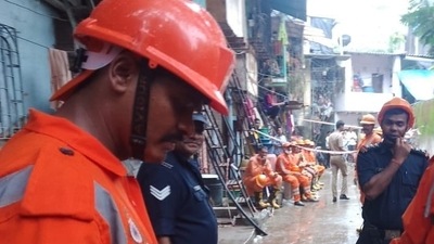 NDRF officials at the site of the incident in Kurla, Mumbai. (ANI) NDRF officials at the site of the incident in Kurla, Mumbai. (ANI)