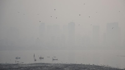 (File) A thick layer of haze over the Arabian sea at Bandra, Mumbai. (HT PHOTO) (File) A thick layer of haze over the Arabian sea at Bandra, Mumbai. (HT PHOTO)