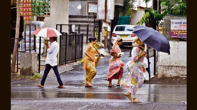 The India Meteorological Department (IMD) on Tuesday fixed bugs and other technical issues in Pune weather live- a mobile based application that provides rainfall updates every 15 minutes. (HT FILE PHOTO)