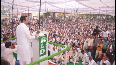 Rashtriya Lok Dal (RLD) leader Jayant Choudhary addressing the party’s ‘Yuva Panchayat’ at Kabaraut Town in Shamli district on Tuesday. (Nadeem Ahmad/ HT Photo) Rashtriya Lok Dal (RLD) leader Jayant Choudhary addressing the party’s ‘Yuva Panchayat’ at Kabaraut Town in Shamli district on Tuesday. (Nadeem Ahmad/ HT Photo)