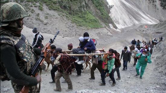 Three-tier security will be in place for the entire Amarnath Yatra route, including the mountains in the south and central Kashmir. (HT File Photo)