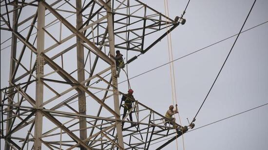 Officials attributed the surge in power demand to commercial and industrial activities, which are picking pace in Gurugram . (HT photo) Officials attributed the surge in power demand to commercial and industrial activities, which are picking pace in Gurugram . (HT photo)