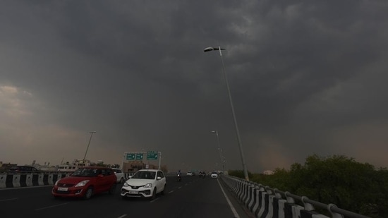Last year, the early advance of the monsoon stalled by the second week of June.(Sanjeev Verma/HT PHOTO) Last year, the early advance of the monsoon stalled by the second week of June.(Sanjeev Verma/HT PHOTO)