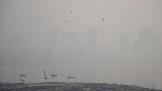 (File) A thick layer of haze over the Arabian sea at Bandra, Mumbai. (HT PHOTO)