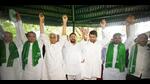 RJD leader Tejashwi Prasad Yadav with four AIMIM MLAs in Patna on Wednesday. (Santosh Kumar/HT Photo) RJD leader Tejashwi Prasad Yadav with four AIMIM MLAs in Patna on Wednesday. (Santosh Kumar/HT Photo)