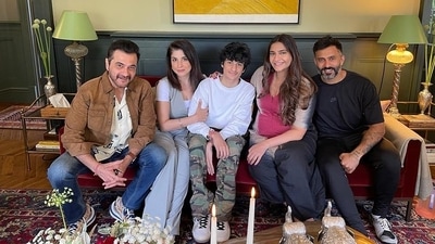 Sanjay Kapoor, Maheep Kapoor, Jahaan Kapoor, Sonam Kapoor and Anand Ahuja. Sanjay Kapoor, Maheep Kapoor, Jahaan Kapoor, Sonam Kapoor and Anand Ahuja.