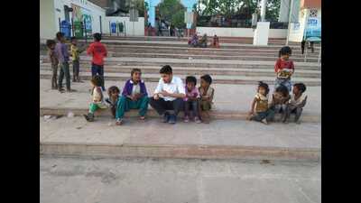 Ayush Kumar Pandey with kids. (HT Photo)