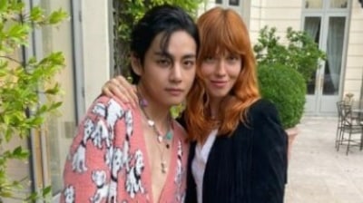 Oracle Sister's Julia Johansen shares picture with BTS' V. Oracle Sister's Julia Johansen shares picture with BTS' V.