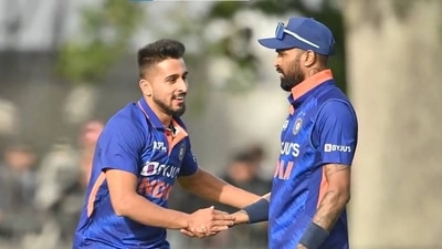 Umran Malik with Hardik Pandya (BCCI grab)