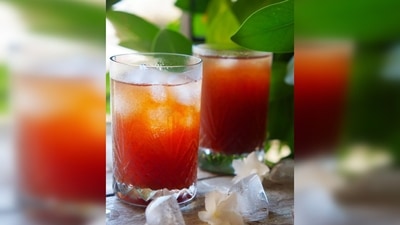 Kokum Sharbat: This is one of the best natural drinks to have during the summers to keep you hydrated. It can cool down your entire system and relieve sunstroke. It also helps with indigestion and inflammatory bowel diseases. (Instagram/@parinita.s)