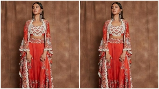Shibani played muse to fashion designer Anamika Khanna and picked the ethnic ensemble from the shelves of the designer.(Instagram/@shibanidandekarakhtar)