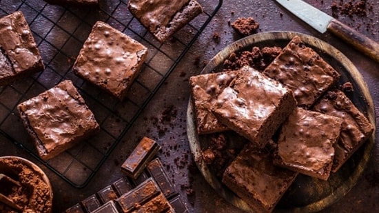 Atta Jaggery Brownies for all the healthy dessert cravings. Recipe inside(Unsplash)