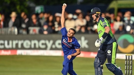 Harshal Patel in action during 2nd T20I.(Twitter/CricketIreland)